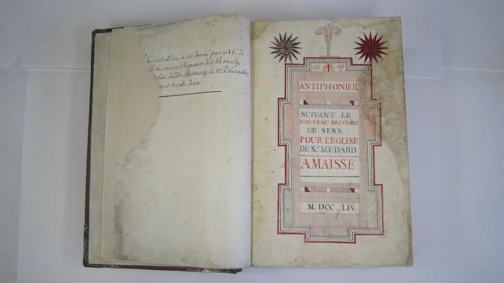 Antiphonaire comblement lacune papier